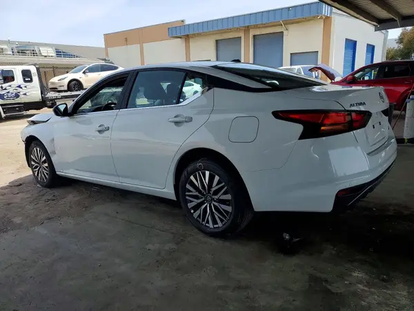 1N4BL4DWXTN320140 2026 NISSAN ALTIMA - Image 2