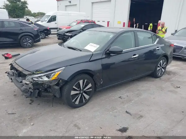 1N4BL4EV0KC170605 2019 NISSAN ALTIMA - Image 2