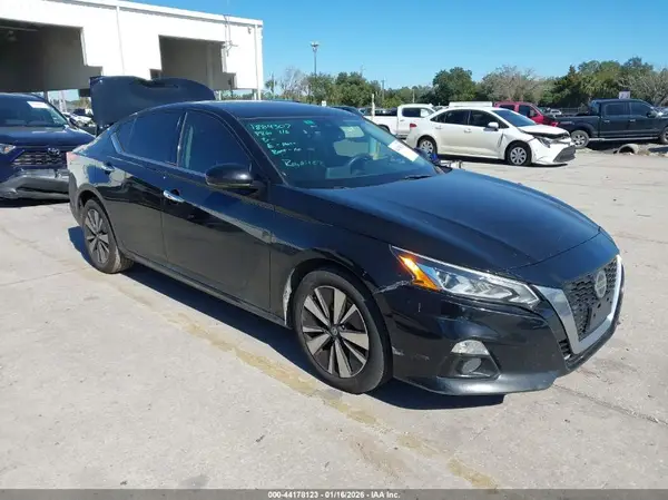1N4BL4EV0LC160559 2020 NISSAN ALTIMA - Image 1