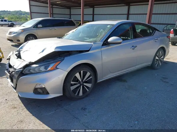 1N4BL4EV0LC208111 2020 NISSAN ALTIMA - Image 2