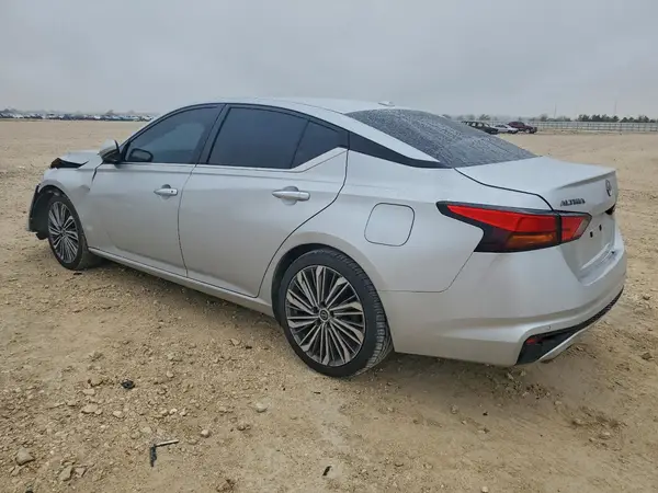 1N4BL4EV0PN387843 2023 NISSAN ALTIMA - Image 2