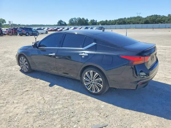 1N4BL4EV1PN398804 2023 NISSAN ALTIMA - Image 2