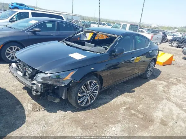1N4BL4EV1PN426102 2023 NISSAN ALTIMA - Image 2