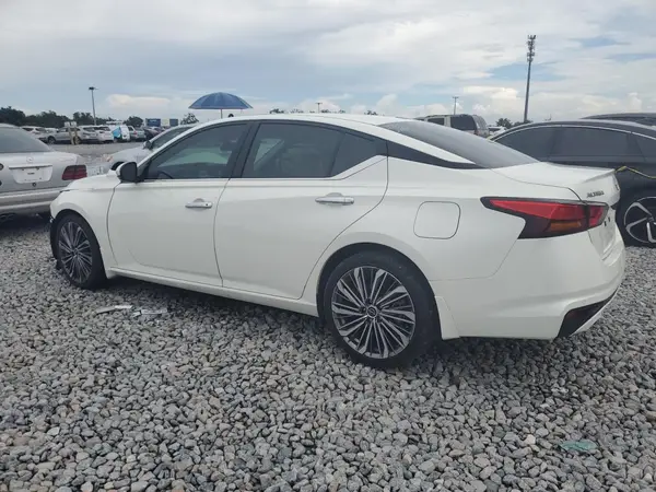 1N4BL4EV1RN426183 2024 NISSAN ALTIMA - Image 2