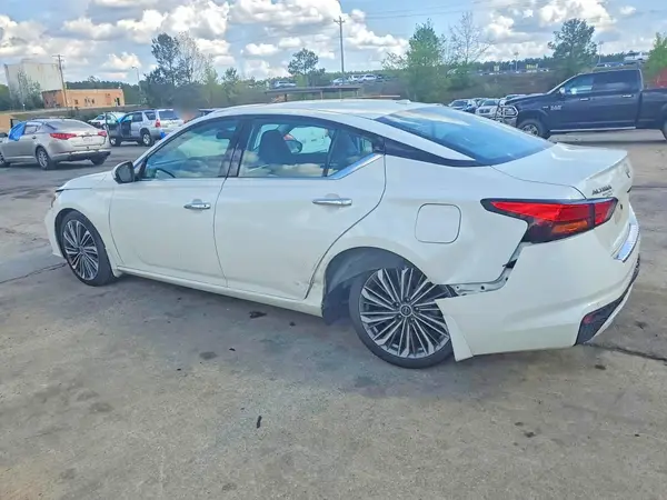 1N4BL4EV2PN325537 2023 NISSAN ALTIMA - Image 2