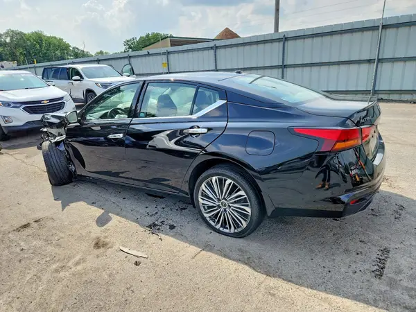1N4BL4EV2RN434924 2024 NISSAN ALTIMA - Image 2