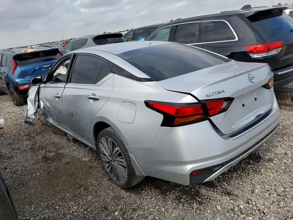 1N4BL4EV3PN302557 2023 NISSAN ALTIMA - Image 2