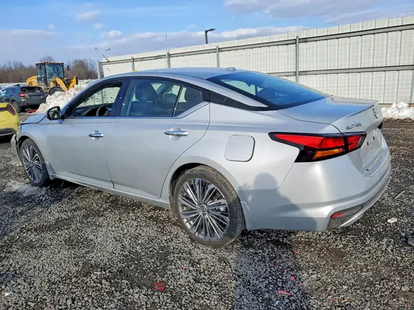 1N4BL4EV3PN422827 2023 NISSAN ALTIMA - Image 2