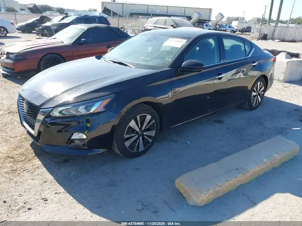 1N4BL4EV4KC113775 2019 NISSAN ALTIMA - Image 2