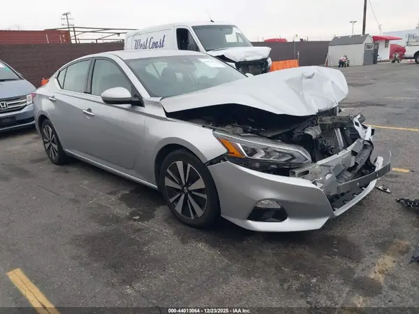 1N4BL4EV4LC153596 2020 NISSAN ALTIMA - Image 1
