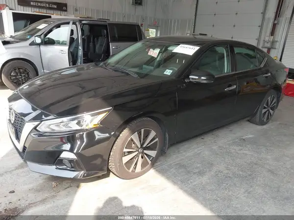 1N4BL4EV4MN302093 2021 NISSAN ALTIMA - Image 2