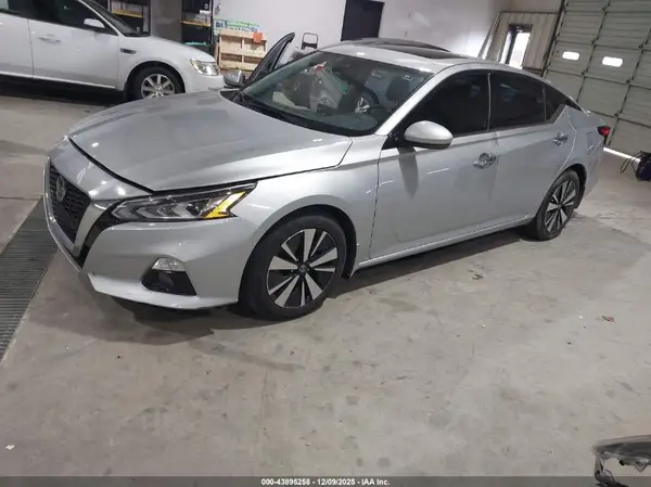 1N4BL4EV4NN398051 2022 NISSAN ALTIMA - Image 2