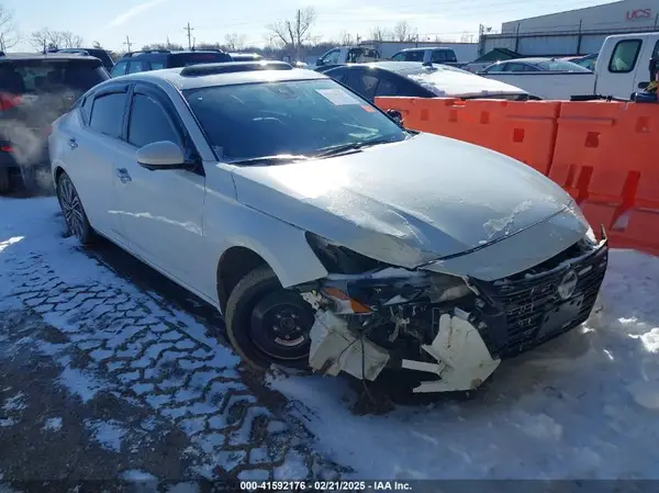 1N4BL4EV4PN375579 2023 NISSAN ALTIMA - Image 1