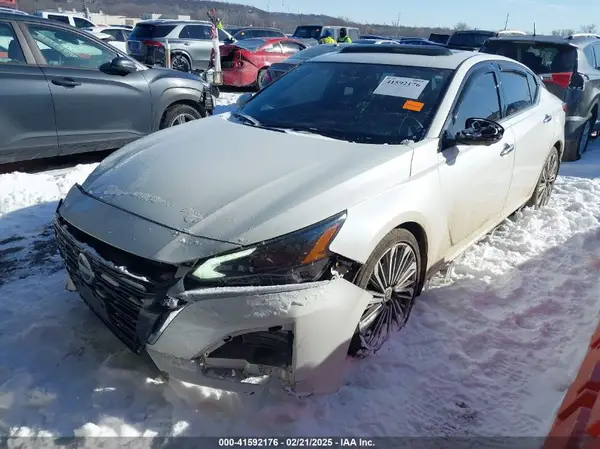 1N4BL4EV4PN375579 2023 NISSAN ALTIMA - Image 2