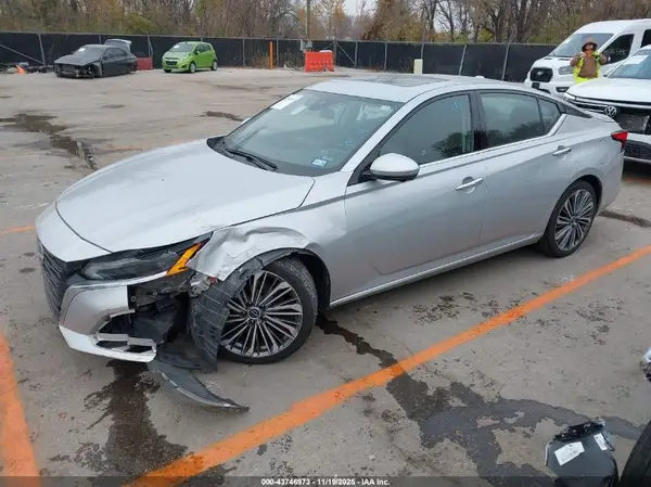 1N4BL4EV5PN360623 2023 NISSAN ALTIMA - Image 2