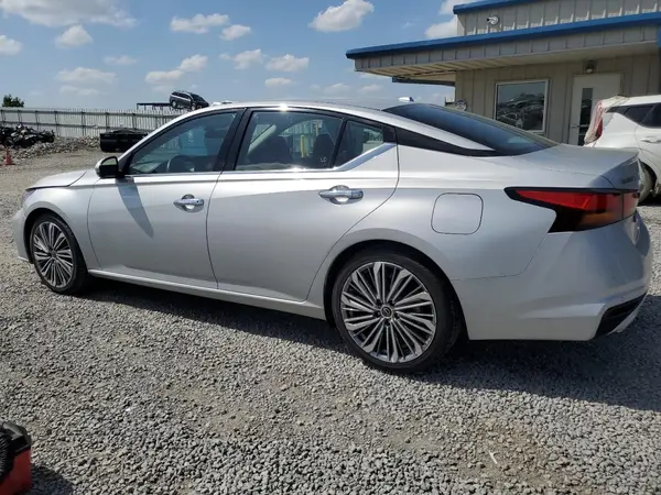1N4BL4EV5PN412591 2023 NISSAN ALTIMA - Image 2