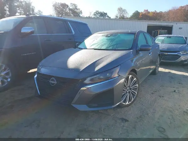 1N4BL4EV5PN415488 2023 NISSAN ALTIMA - Image 2
