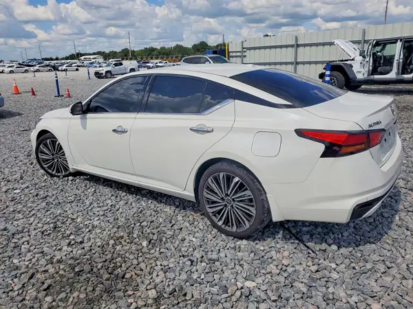 1N4BL4EV5RN327639 2024 NISSAN ALTIMA - Image 2