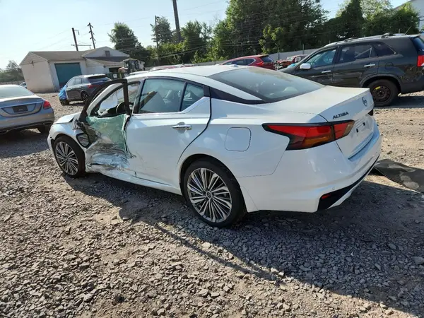 1N4BL4EV5RN410309 2024 NISSAN ALTIMA - Image 2