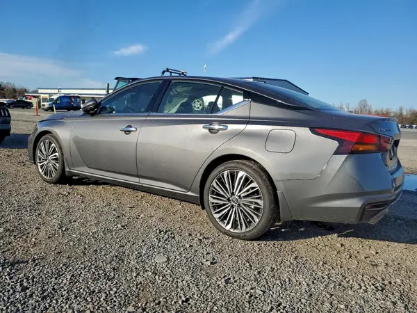 1N4BL4EV5SN423244 2025 NISSAN ALTIMA - Image 2