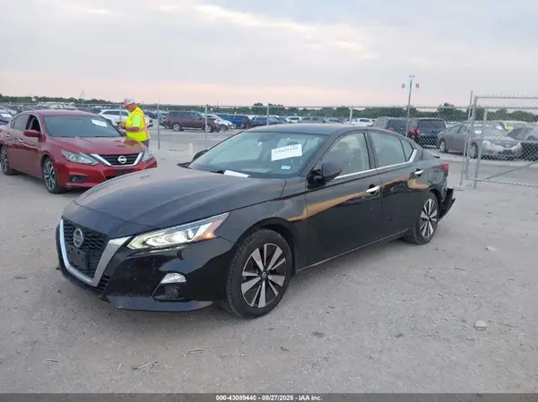 1N4BL4EV6KC203929 2019 NISSAN ALTIMA - Image 2