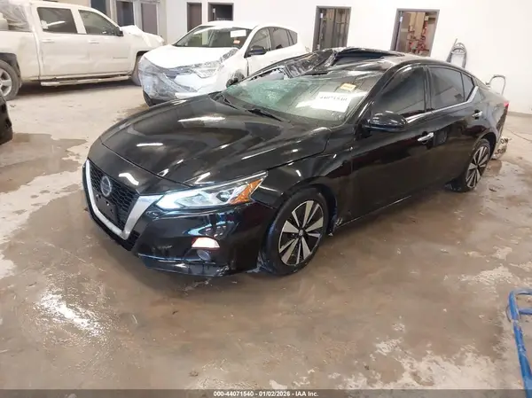 1N4BL4EV6KC212050 2019 NISSAN ALTIMA - Image 2