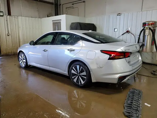 1N4BL4EV6KC256937 2019 NISSAN ALTIMA - Image 2