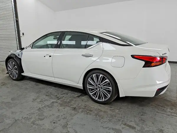 1N4BL4EV6SN420479 2025 NISSAN ALTIMA - Image 2