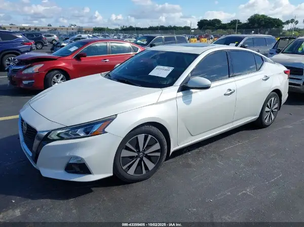 1N4BL4EV7KC125709 2019 NISSAN ALTIMA - Image 2