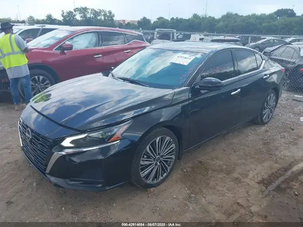 1N4BL4EV7PN302996 2023 NISSAN ALTIMA - Image 2