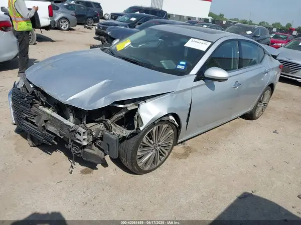 1N4BL4EV7PN370313 2023 NISSAN ALTIMA - Image 2