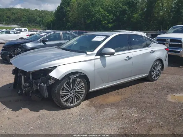 1N4BL4EV7PN370604 2023 NISSAN ALTIMA - Image 2