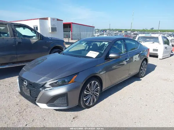 1N4BL4EV7PN374880 2023 NISSAN ALTIMA - Image 2