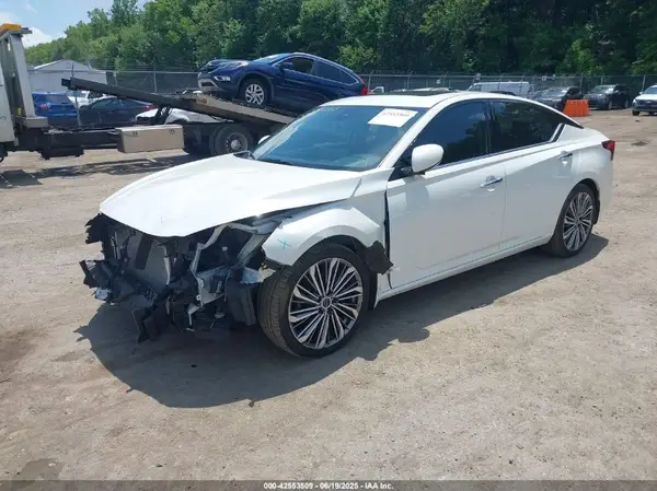 1N4BL4EV7PN406789 2023 NISSAN ALTIMA - Image 2