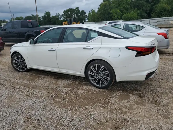 1N4BL4EV7RN304315 2024 NISSAN ALTIMA - Image 2