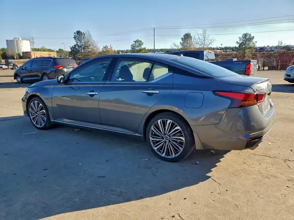 1N4BL4EV7SN356825 2025 NISSAN ALTIMA - Image 2