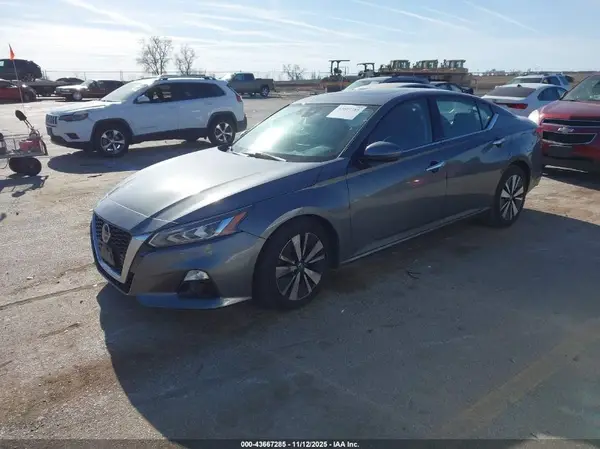 1N4BL4EV8KC151719 2019 NISSAN ALTIMA - Image 2