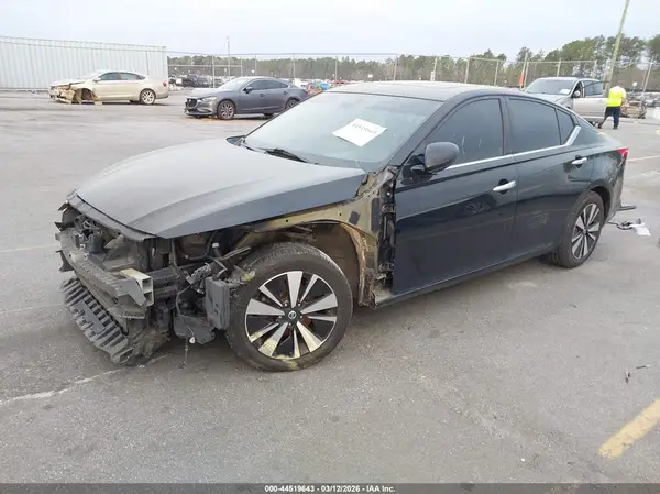 1N4BL4EV8KC193968 2019 NISSAN ALTIMA - Image 2