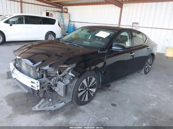 1N4BL4EV8KC236785 2019 NISSAN ALTIMA - Image 2