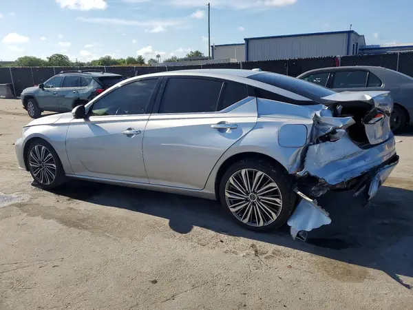 1N4BL4EV8PN329723 2023 NISSAN ALTIMA - Image 2
