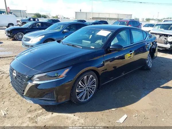 1N4BL4EV8RN425726 2024 NISSAN ALTIMA - Image 2