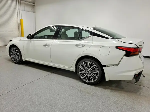 1N4BL4EW1PN360644 2023 NISSAN ALTIMA - Image 2