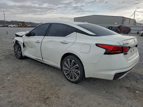 1N4BL4EW1RN378239 2024 NISSAN ALTIMA - Image 2