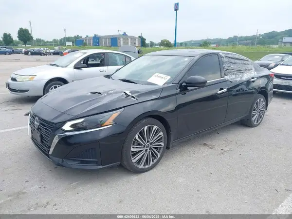 1N4BL4EW2PN338040 2023 NISSAN ALTIMA - Image 2