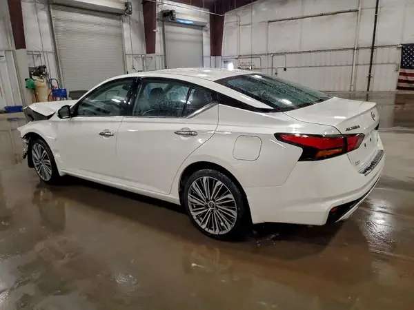 1N4BL4EW3PN376716 2023 NISSAN ALTIMA - Image 2