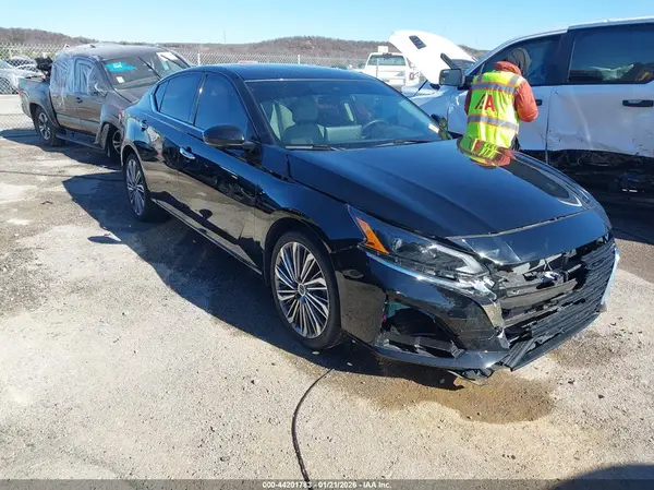 1N4BL4EW3PN421945 2023 NISSAN ALTIMA - Image 1