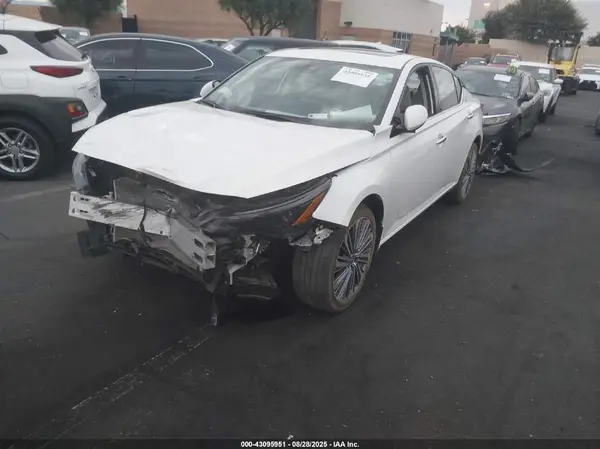 1N4BL4EW4RN406227 2024 NISSAN ALTIMA - Image 2