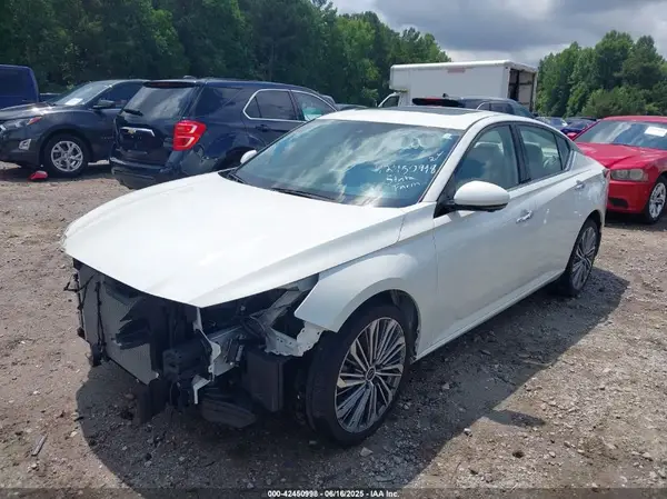 1N4BL4EW5PN322625 2023 NISSAN ALTIMA - Image 2