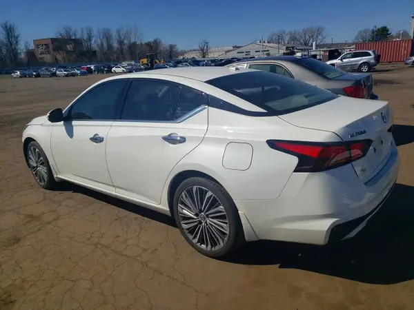 1N4BL4EW5RN329349 2024 NISSAN ALTIMA - Image 2