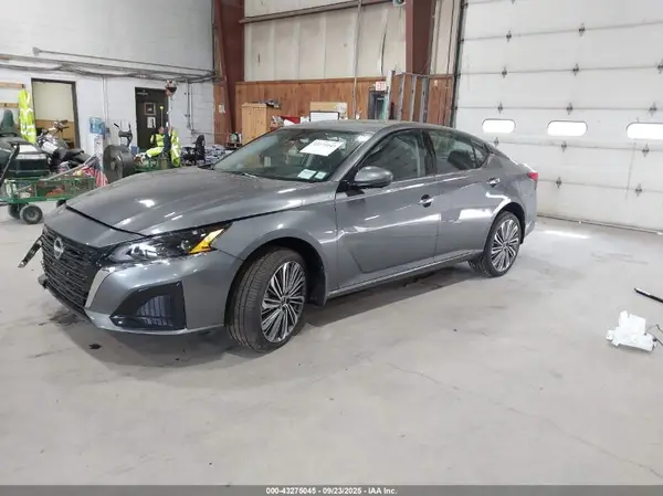 1N4BL4EW5SN318423 2025 NISSAN ALTIMA - Image 2